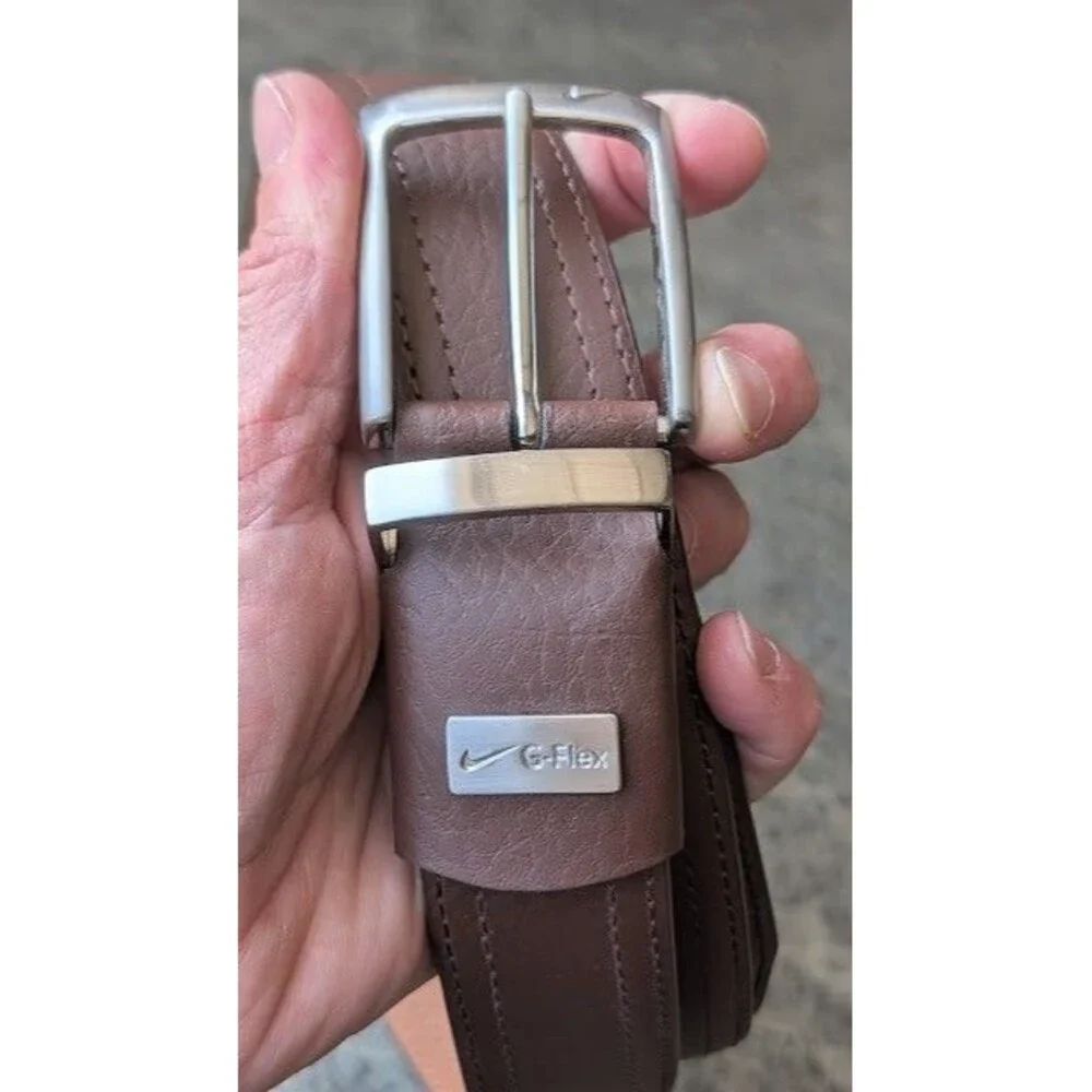 Nike G Flex Leather Belt Brown Mens Size 42 Waist Silver Buckle Golf Casual EUC